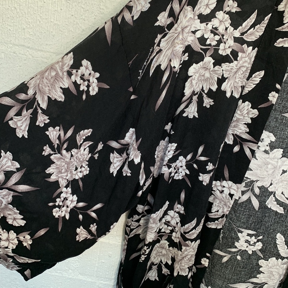 Spiritual Gangster Floral Black White Duster Robe Cardigan size OS - Picture 5 of 8